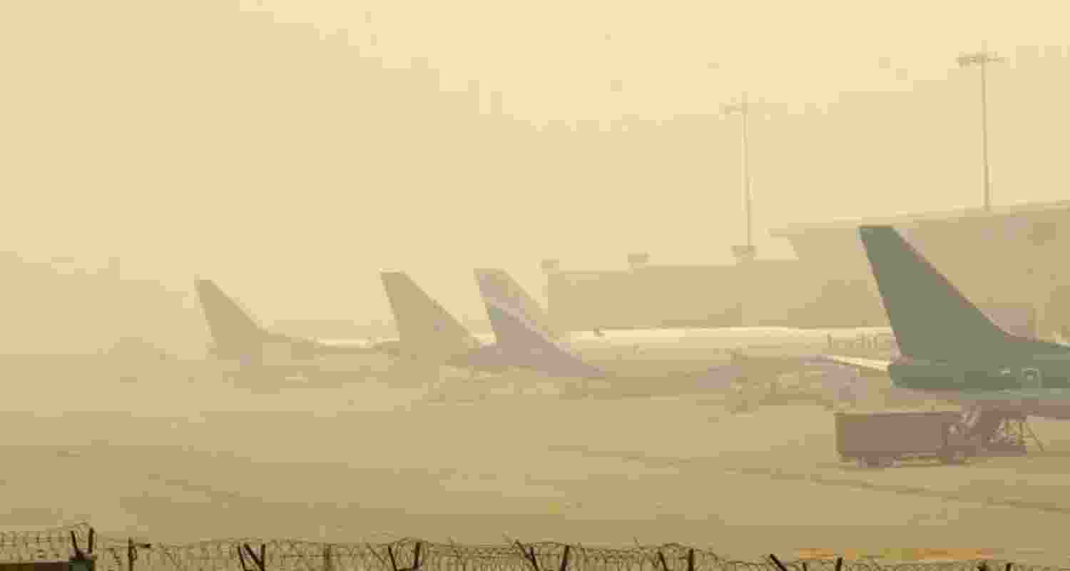 Delhi airport: 14 flights diverted, many delayed due to smog