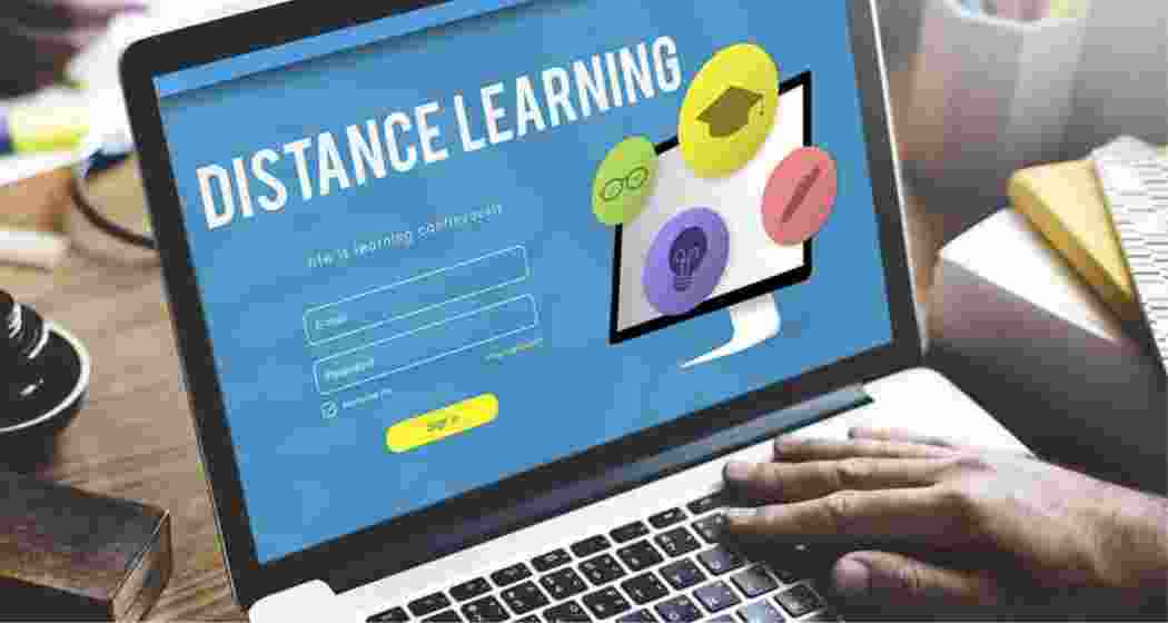 The University Grants Commission has withdrawn recognition for distance and online courses in health care and allied fields.