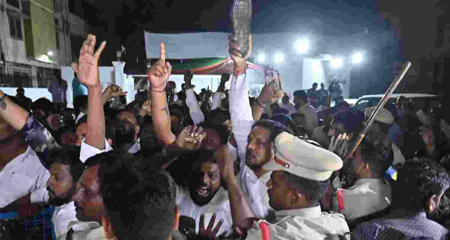 The BRS lodged a series of complaints with the EC, primarily accusing the Congress of distributing cash to influence voters, particularly near Booth No. 203 in Vengalrao Nagar. 