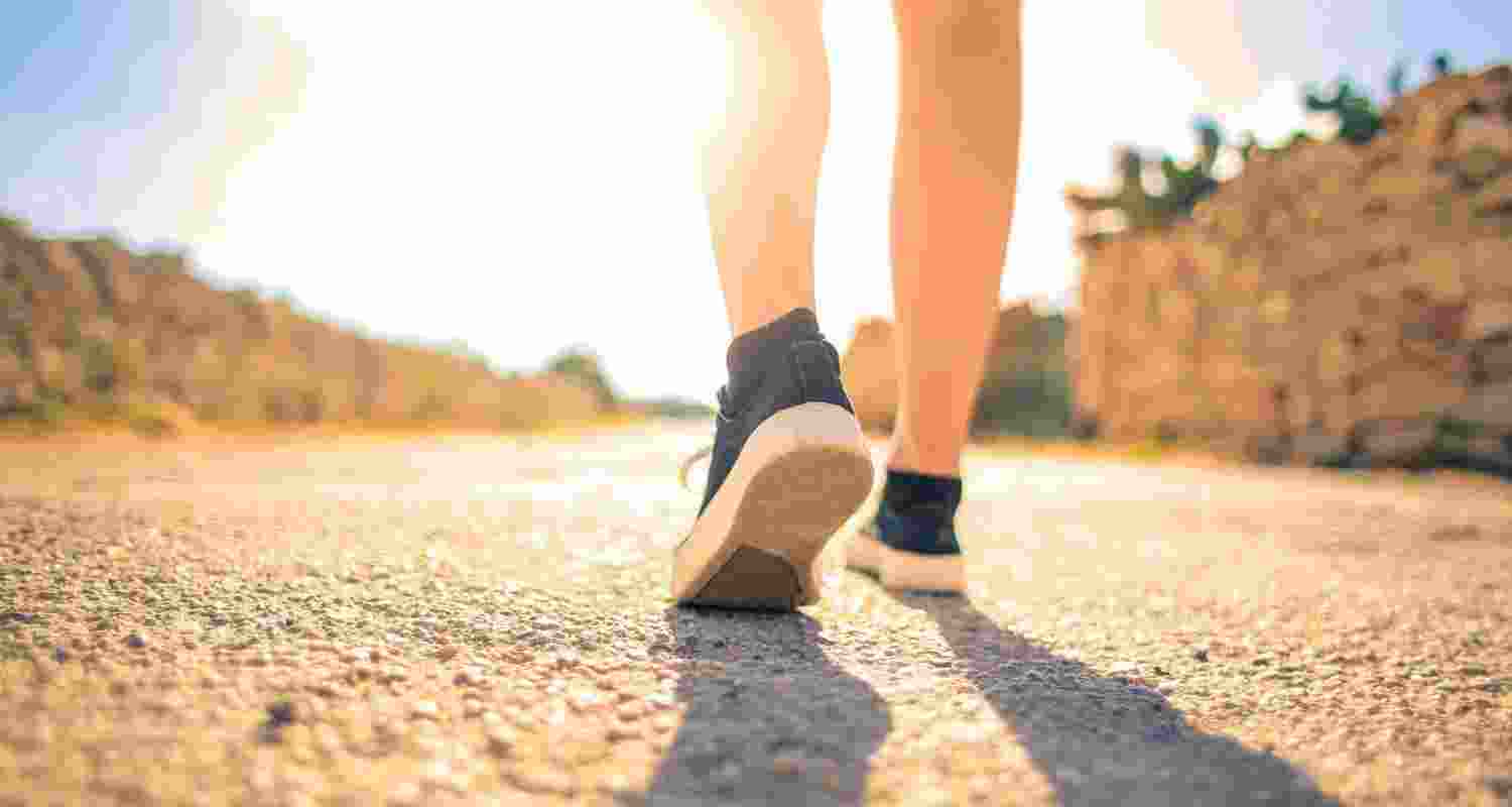 Fast walkers less prone to hypertension and obesity
