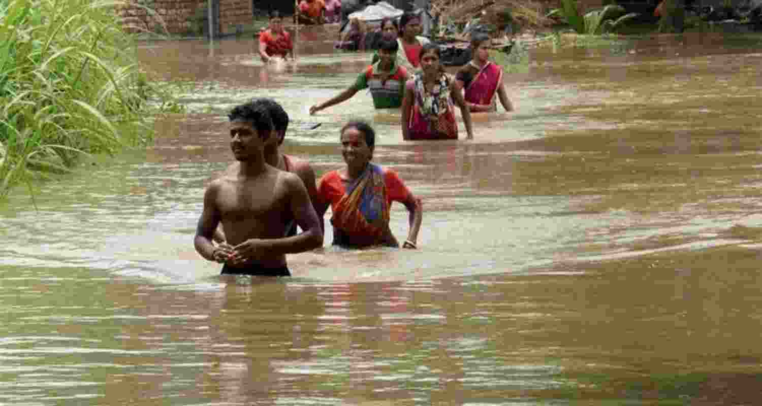 DVC water release triggers floods in South Bengal