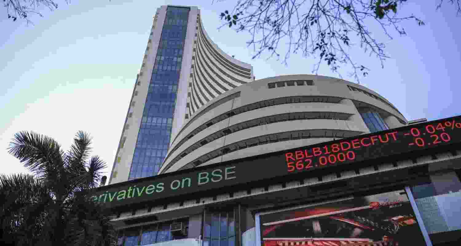 Foreign Institutional Investors (FIIs) offloaded equities worth ₹1,508.53 crore on Tuesday, while Domestic Institutional Investors (DIIs) bought stocks worth ₹3,661.13 crore, according to exchange data