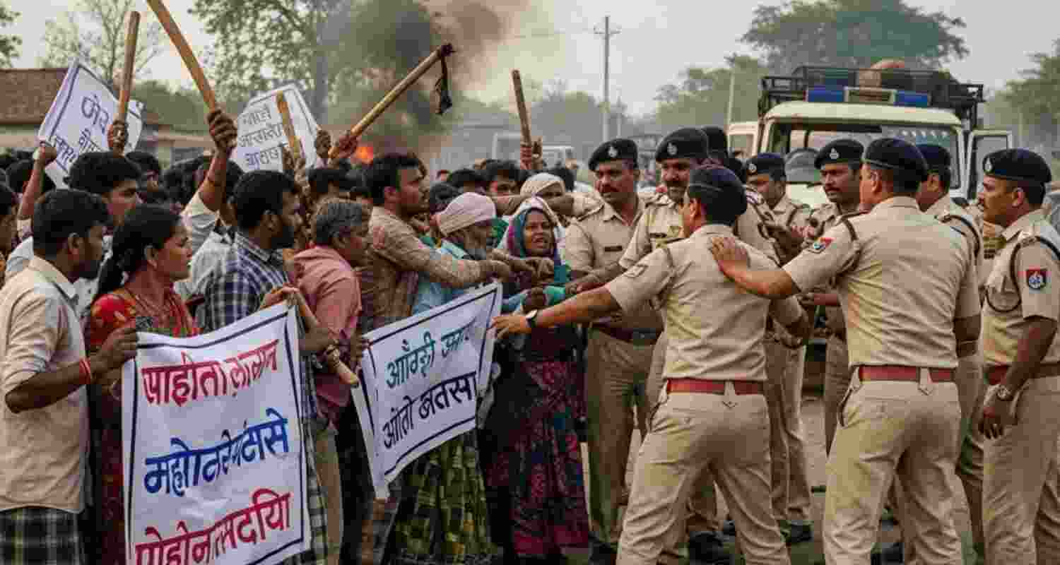 People from 14 affected villages under the (Gare Pelma) Sector-I coal block in the Tamnar area have been staging a sit-in protest at CHP chowk in Libra village since December 12 against a public hearing held for the project on December 8 at Dhaurabhatha