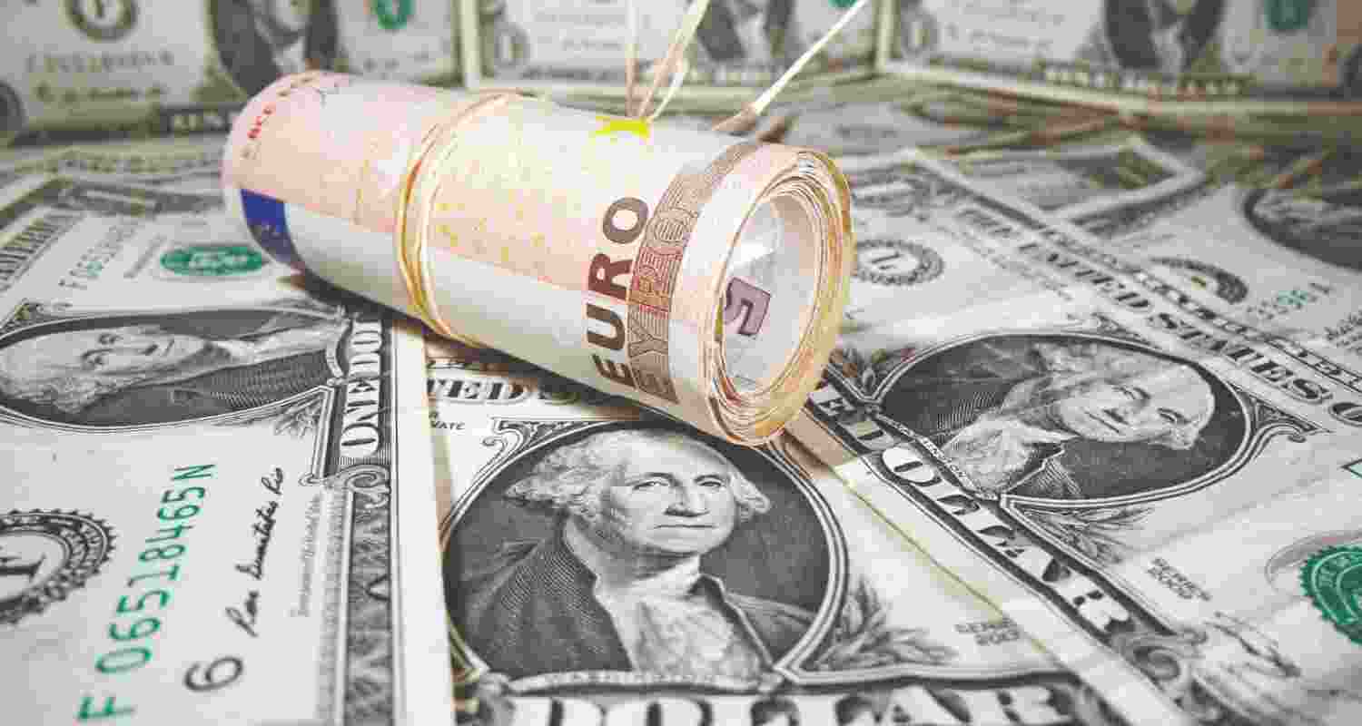 India's reserves drop by USD 3.064 billion 