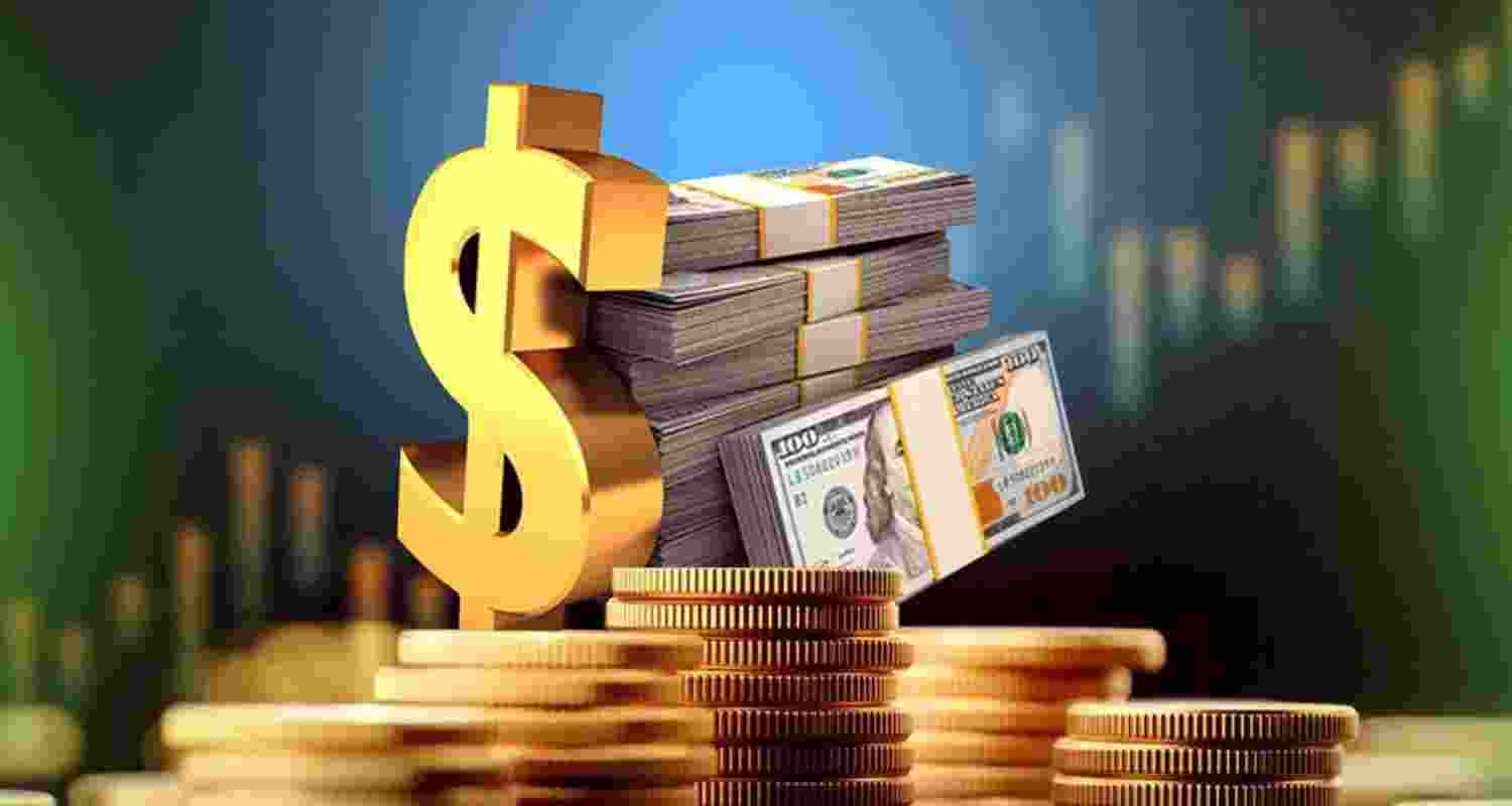 For the week ended November 21, foreign currency assets, a major component of the reserves, decreased by USD 1.69 billion to USD 560.6 billion, the data released showed