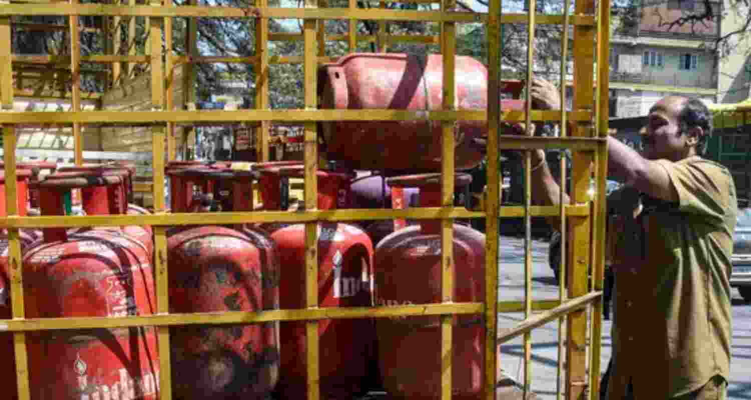 Kitchen hacks to reduce LPG cylinder usage at home