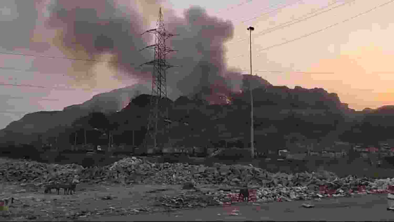 Fire at Ghazipur landfill sparks political outcry, residents suffer