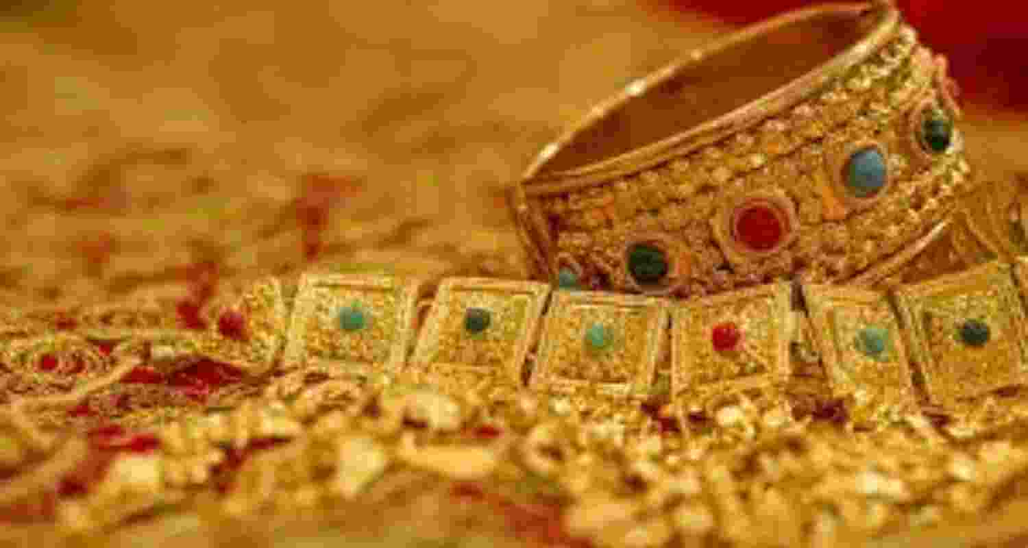Bengaluru bank staff steals gold for gambling