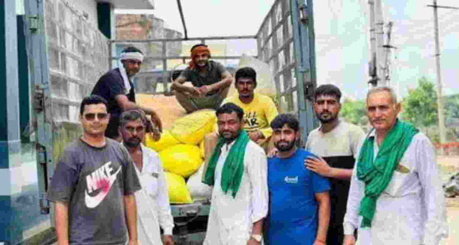Residents of Bawani Khera in Bhiwani are sending food, medicines, and fodder to aid families affected by the floods in Punjab. Residents of Bawani Khera in Bhiwani are sending food, medicines, and fodder to aid families affected by the floods in Punjab.