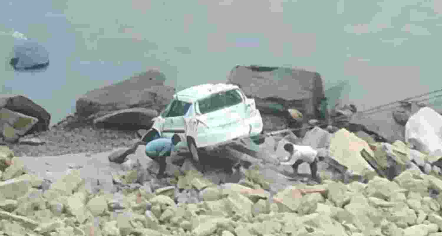 One died, other swept away after car plunges into river in Chamba