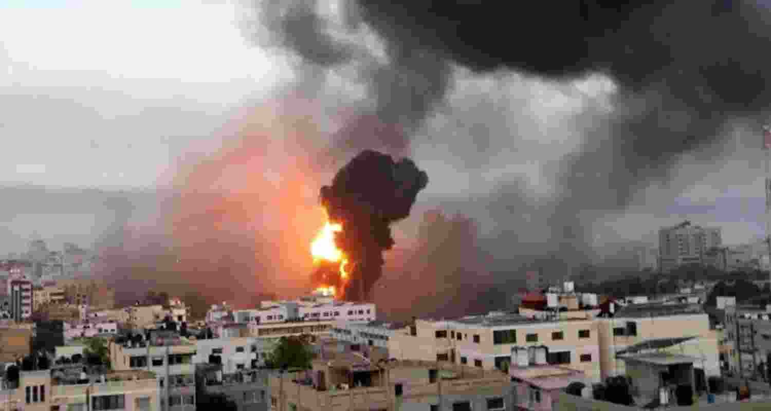 CENTCOM Reports Airstrikes On Houthi Military Positions.