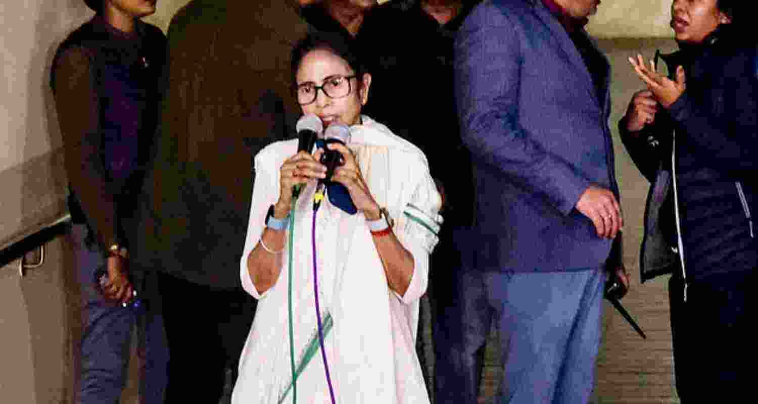 SC flags ‘serious issues’ in ED–I-PAC search row, stays FIRs