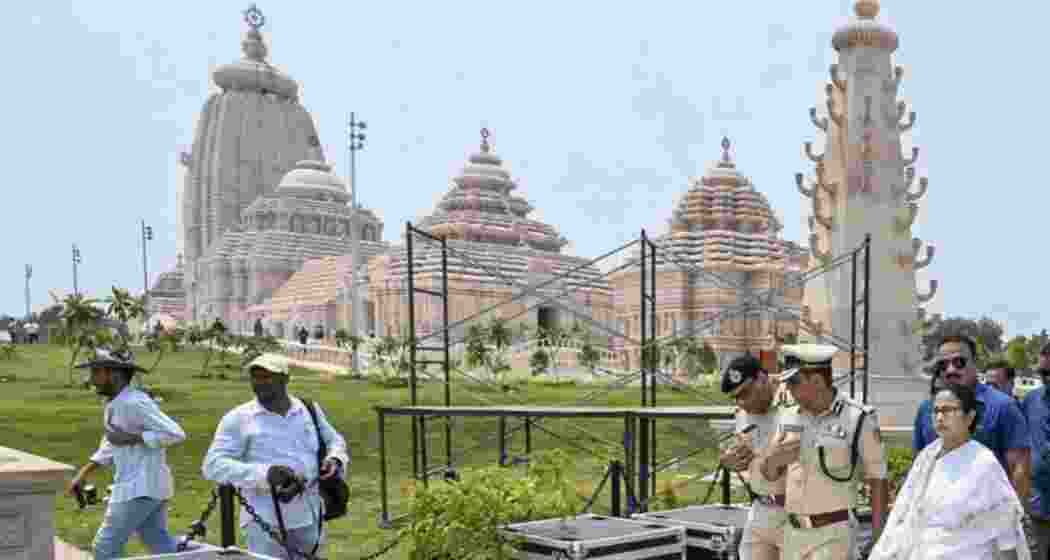 The Pran Pratistha (consecration) ceremony of the Jagannathdham temple in Digha took place on April 30 in the presence of West Bengal CM Mamata Banerjee.