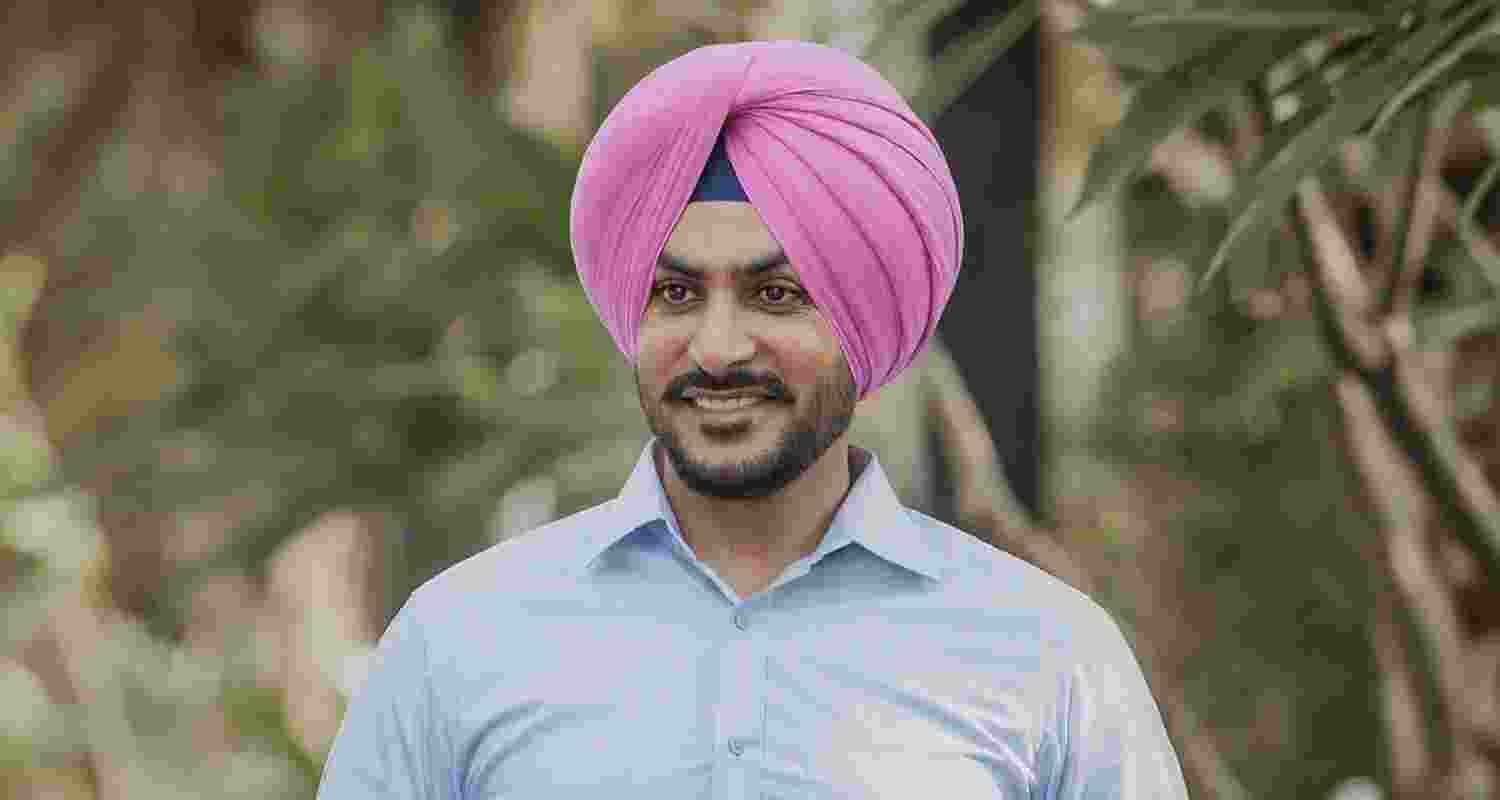 Rajvir Jawanda was well known for hit tracks such as 'Surname', 'Kamla', 'Mera Dil', and 'Sardari'.