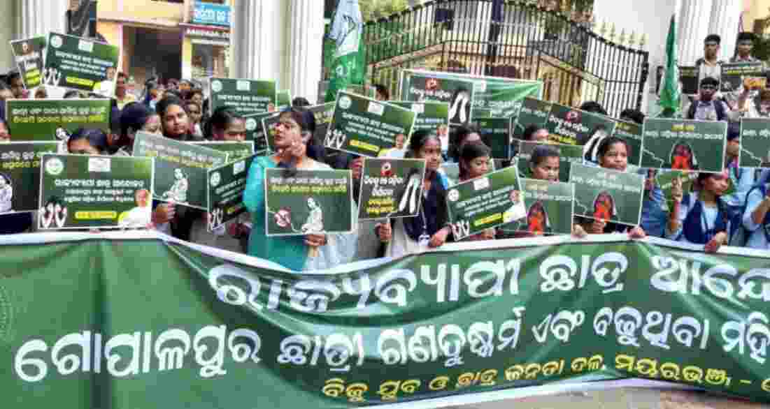 BJD youth, student wings protest rise in crimes against women in Odisha