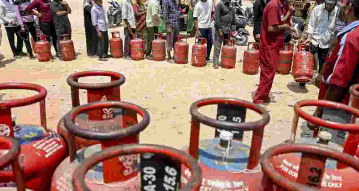 MP teacher suspended for mimicking PM Modi over LPG crisis