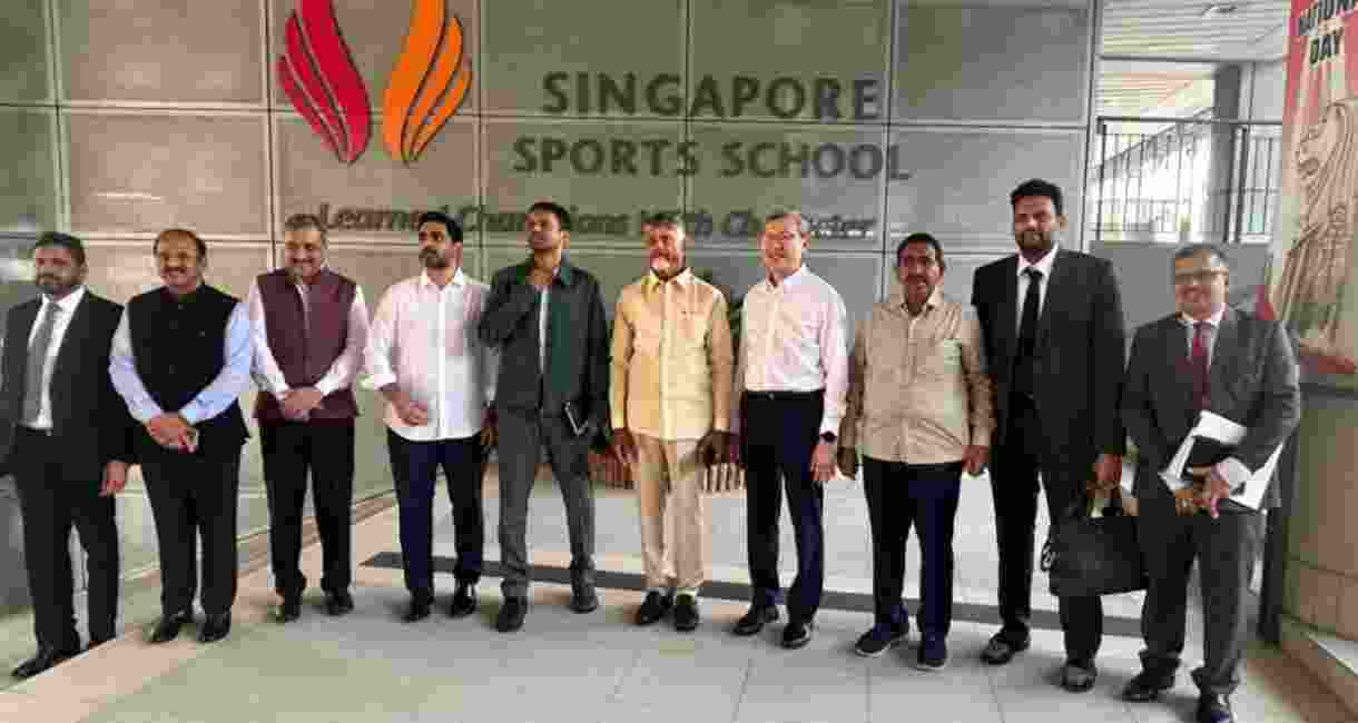 Andhra Pradesh Chief Minister N Chandrababu Naidu with dignitaries of Singapore