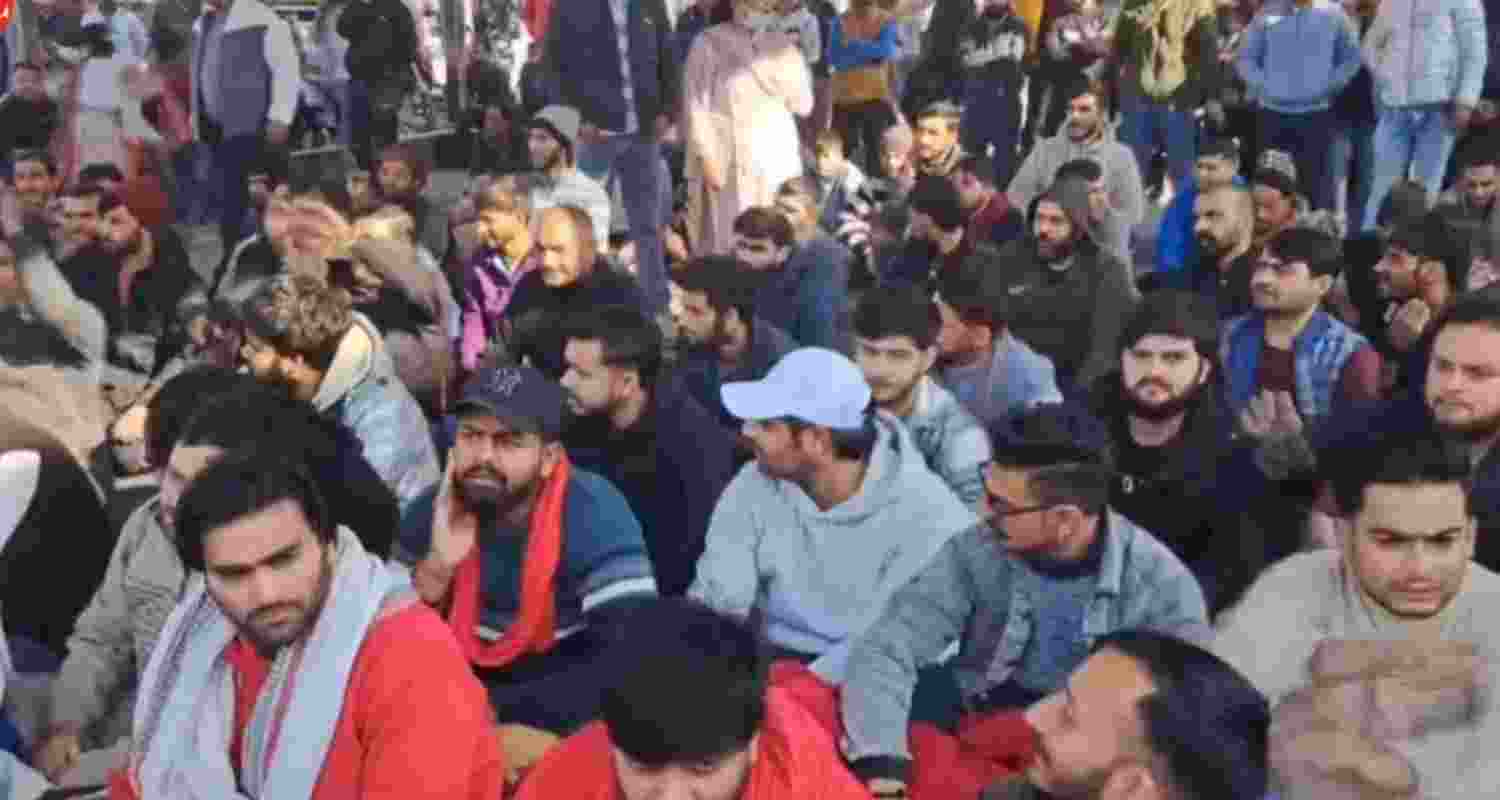 Day six of Katra shutdown as youth continue hunger strike against Vaishno Devi ropeway project. 