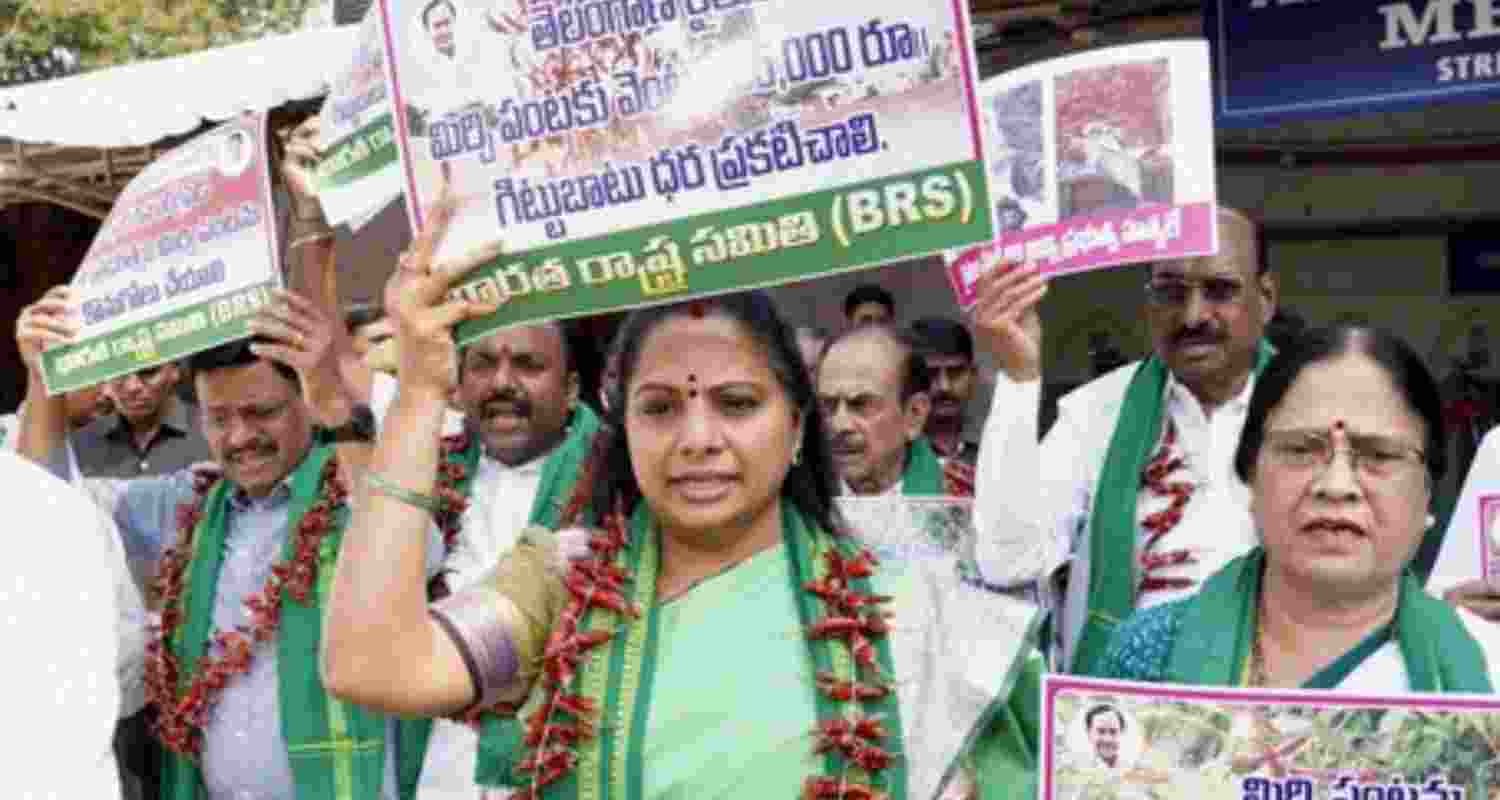 Kavitha leads protest for chilli MSP hike at Telangana Council