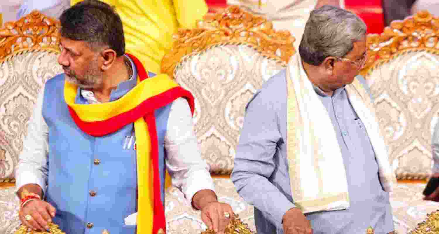 Karnataka Deputy Chief Minister DK Shivakumar (left) and Chief Minister Siddaramaiah. 