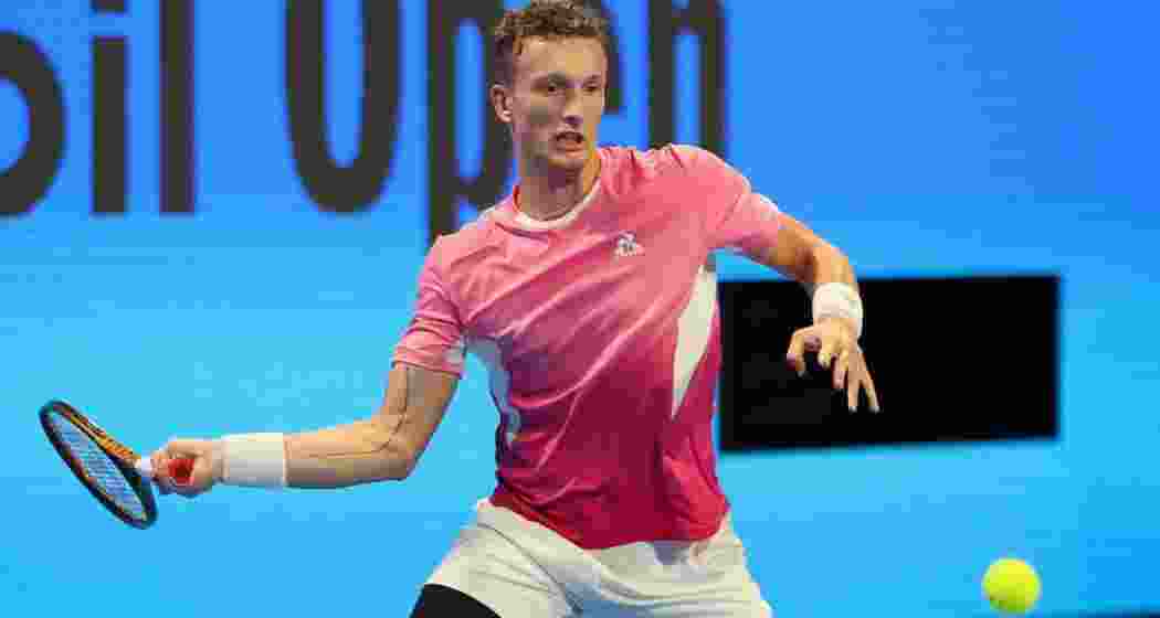 Jiri Lehecka in action during his Qatar Open quarterfinal against Carlos Alcaraz.