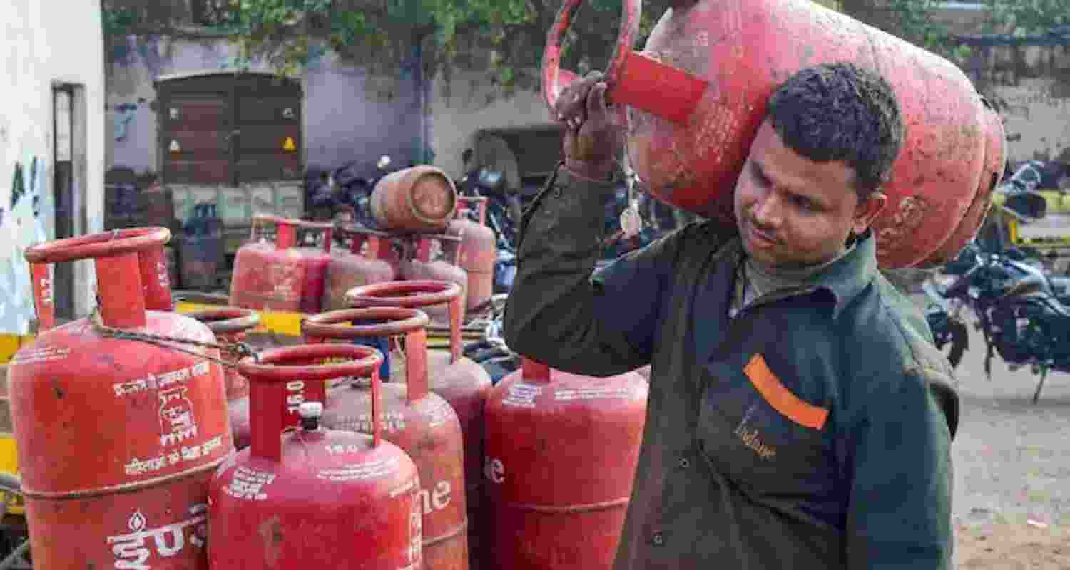 LPG cylinder rates cut by Rs 7 ahead of Union Budget