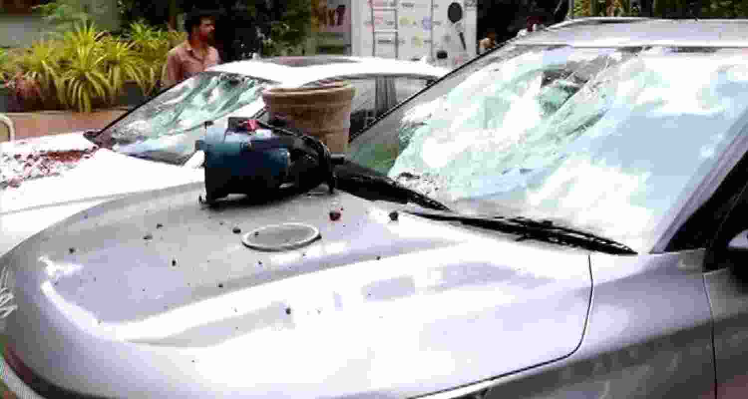 Attack on Mahaa TV newsroom in Hyderabad, BRS supporters on radar