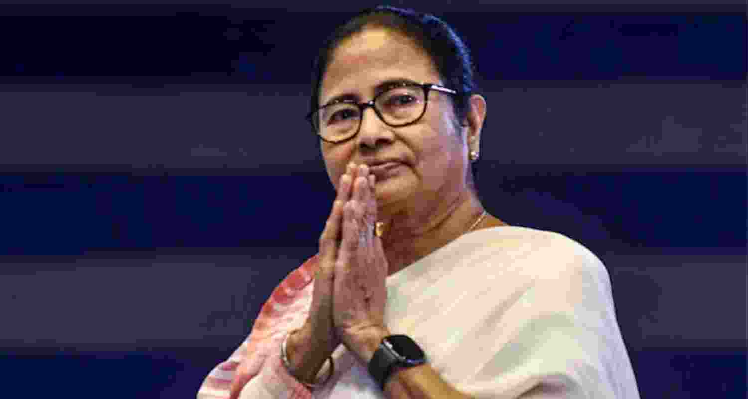 Bengal CM Mamata Banerjee leaves for UK