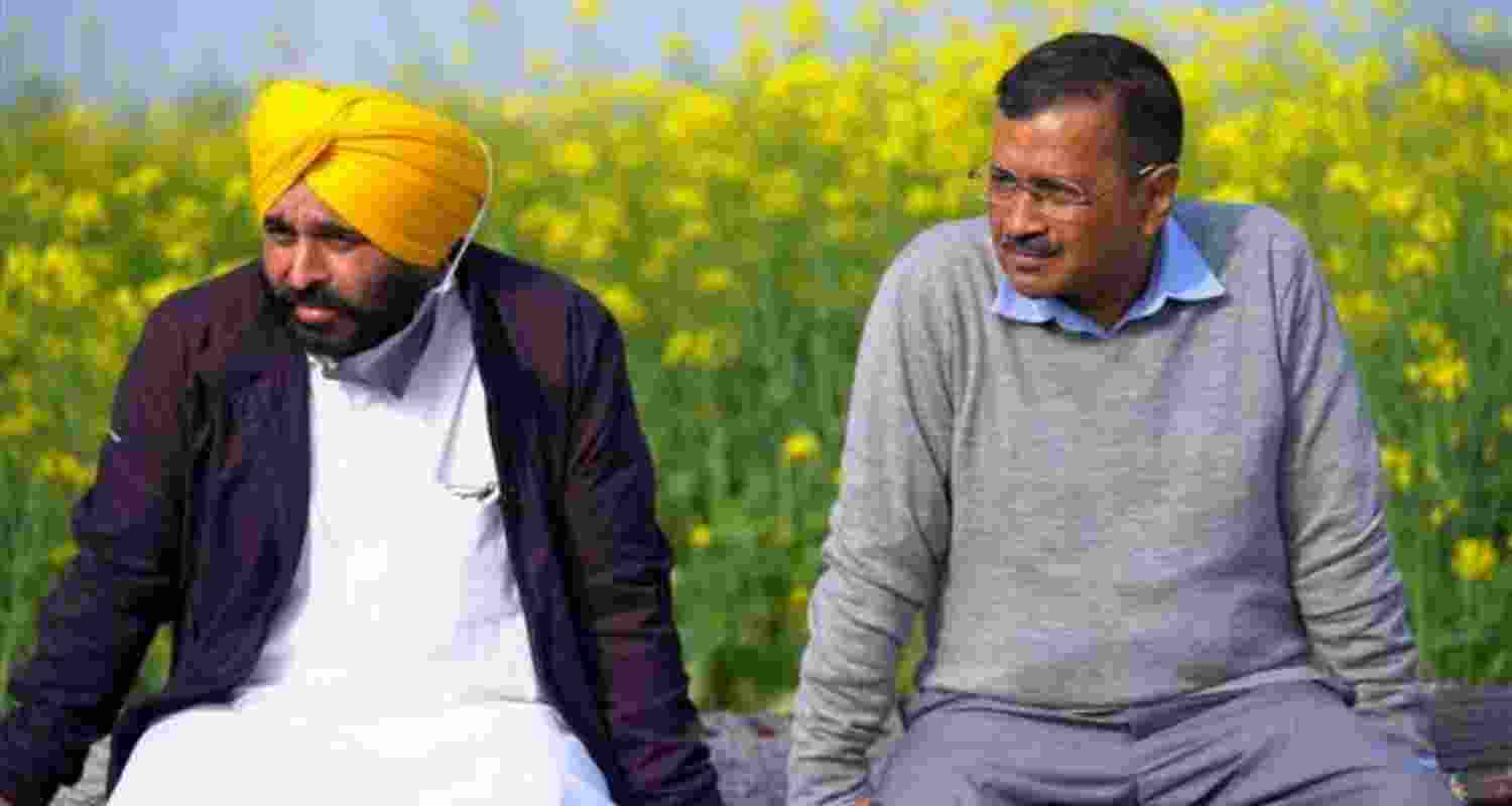 Bhagwant Mann (left) and Arvind Kejriwal (right).