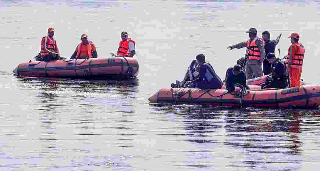 Rescue teams search the Yamuna river near Kesi Ghat in Mathura after a boat capsize that killed 15 people, with one passenger still missing as operations continue.