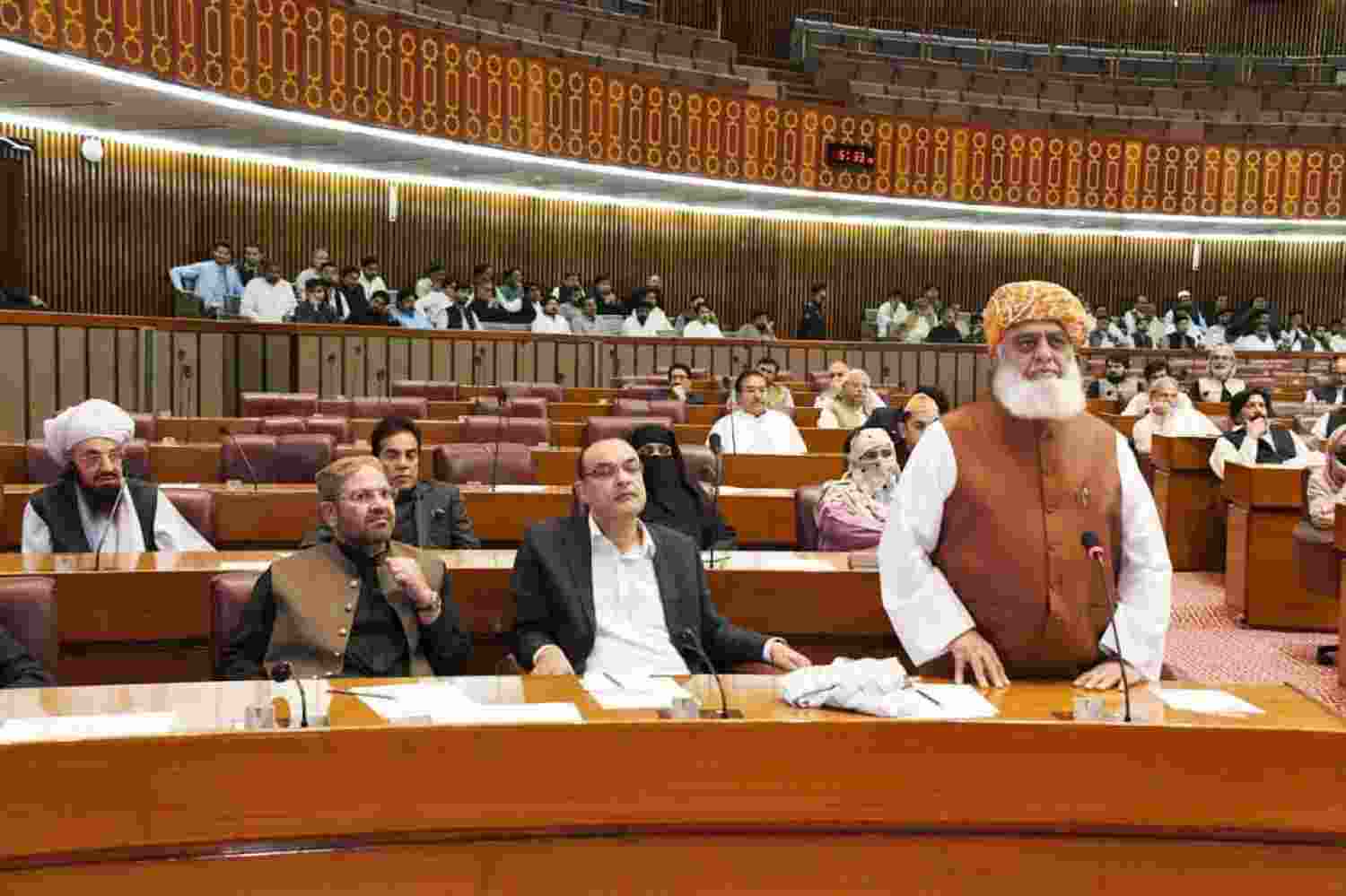 'India becoming a superpower, we are begging to avoid bankruptcy': Pakistan leader