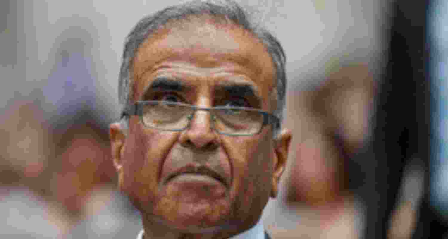 Sunil Bharti Mittal gets knighthood.