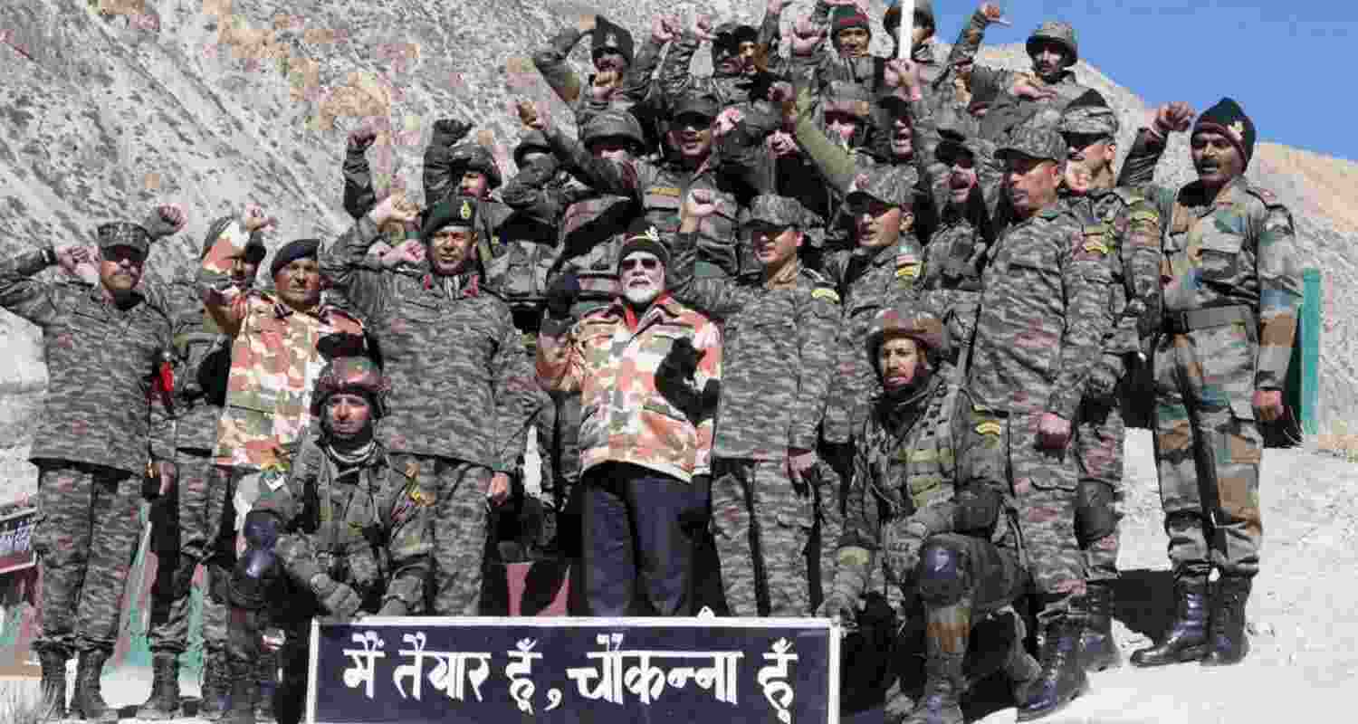 PM Narendra Modi with Indian Army personnel.
