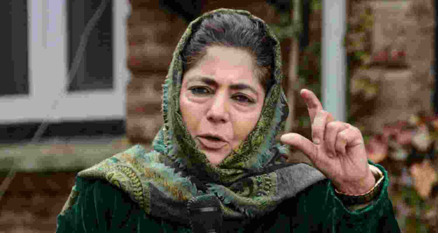 Mehbooba says J&K govt failing to support horticulture