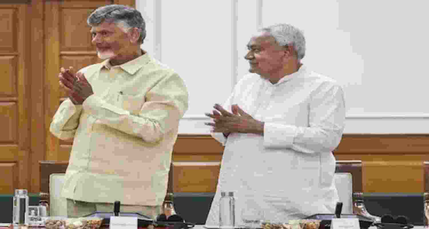 Nitish & Naidu hail PM Modi as NDA chief 
