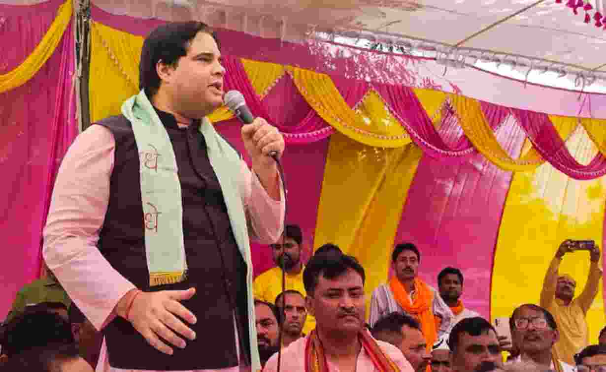 Varun Gandhi campaigns for mother Maneka Gandhi in UP’s Sultanpur