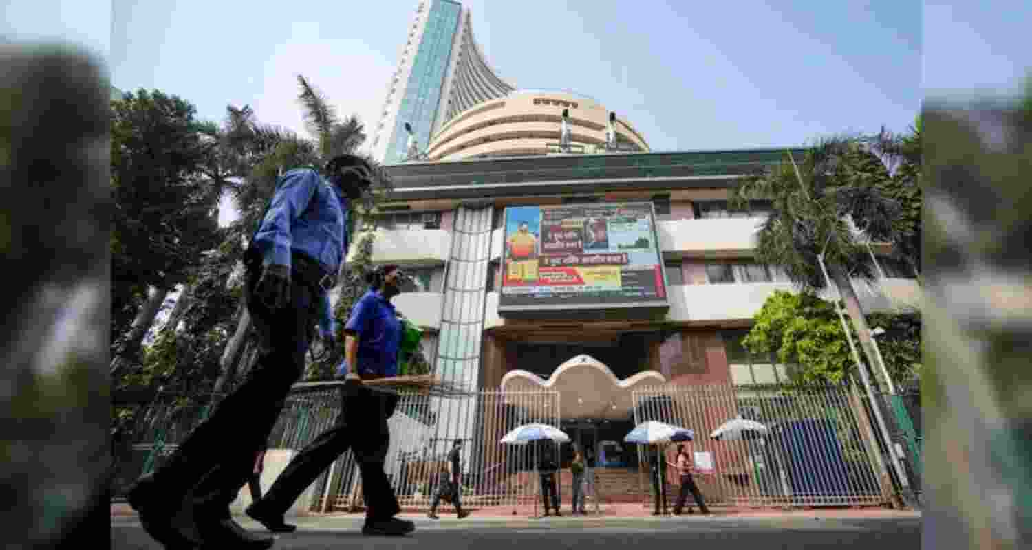 Sensex gains 470 pts, Nifty up by 60 pts in early trade 