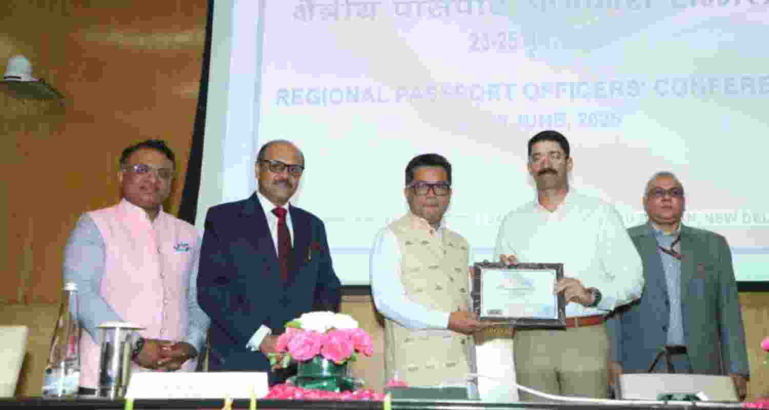 JKP gets 'best performer' award from MEA for Passport services