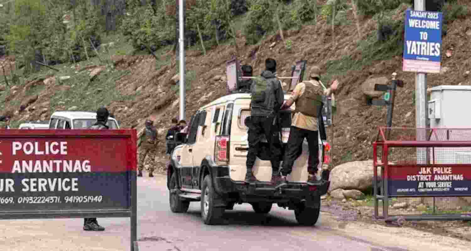 Amit Shah rushing to Sgr, vows to hunt down terrorists