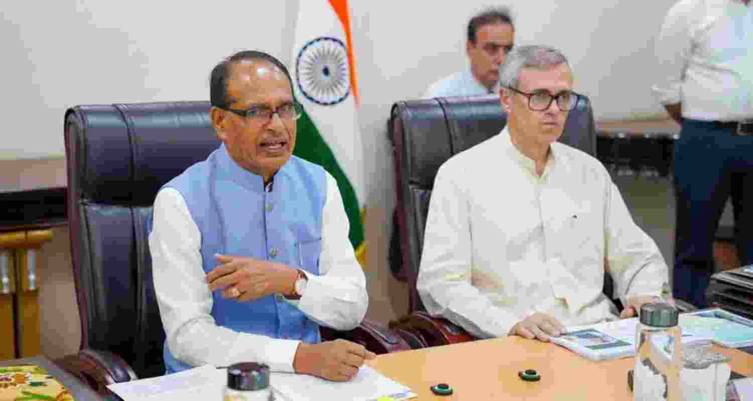 Mesmerised by nature, Union Min 'appeals' people to visit Kashmir