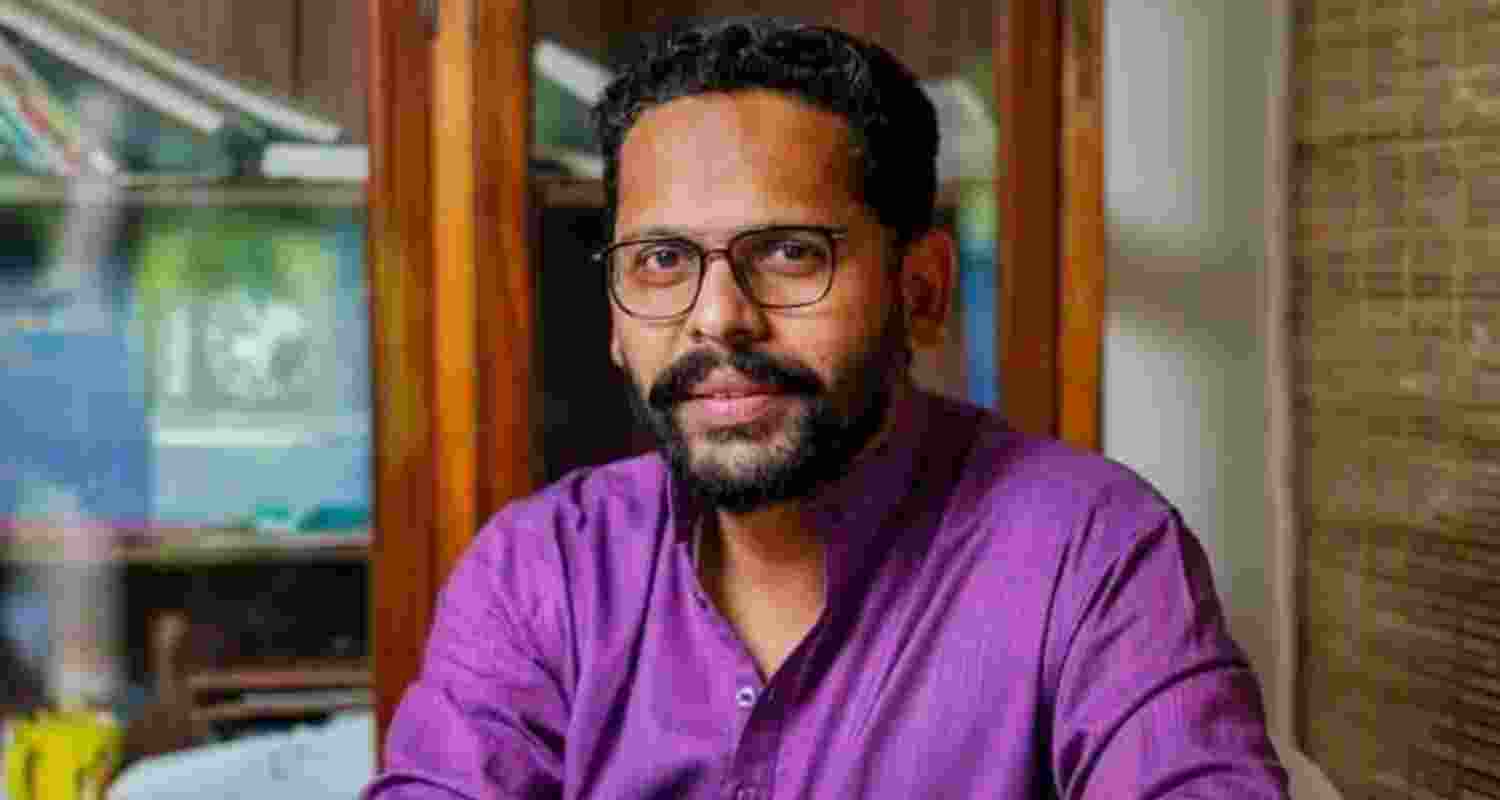 'Handshake Campaign' by Sarin sparks debate in Palakkad
