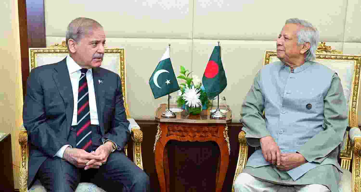 A file photo of Pakistan’s Prime Minister Shehbaz Sharif meets Bangladesh’s Chief Adviser Muhammad Yunus.