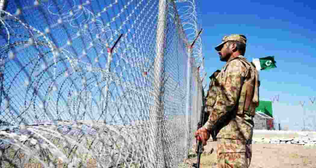 A Pakistani soldier stands guard at the Afghanistan border. (Representative Image) A Pakistani soldier stands guard at the Afghanistan border. (Representative Image)