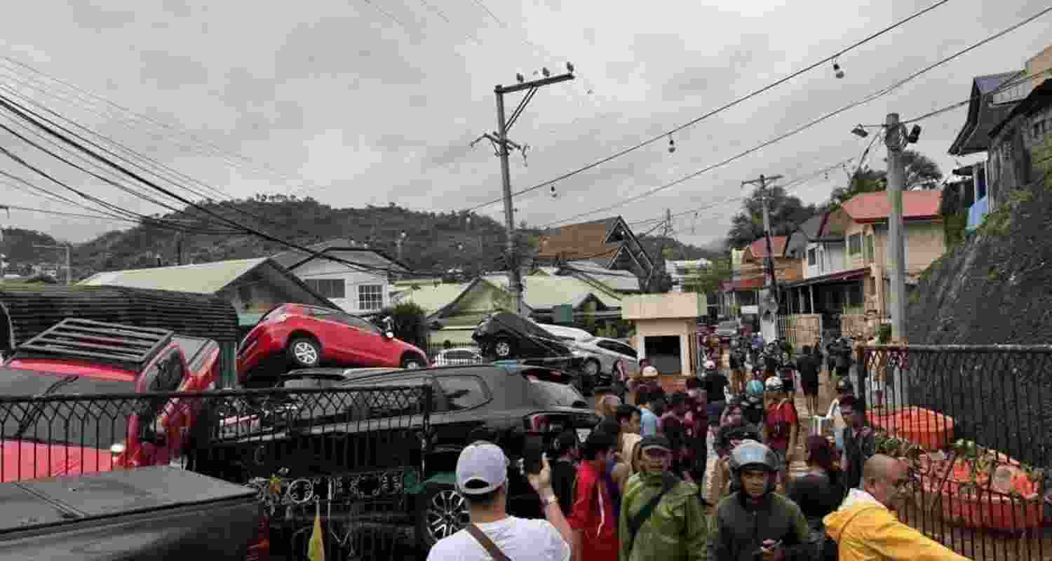 Philippines declares national emergency as Typhoon Kalmaegi kills 140. 