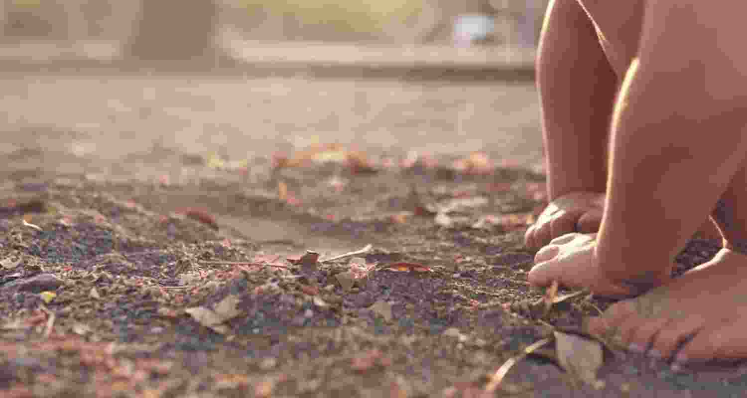 How playing in dirt help strengthen kids' immune systems