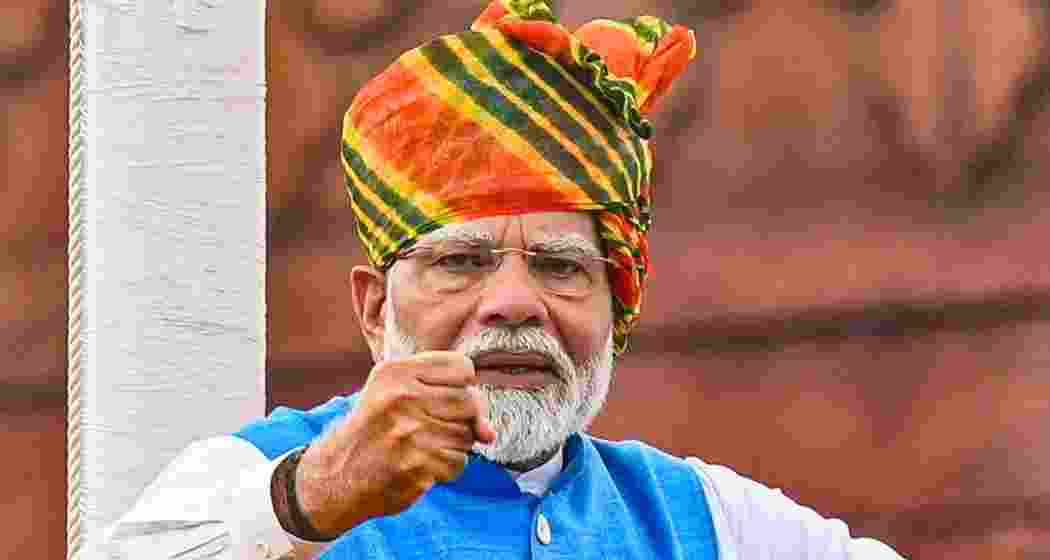 PM Modi dons Rajasthani leheriya turban on Independence Day.
