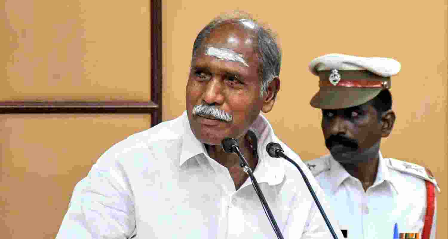 Puducherry shops must display names in Tamil: CM
