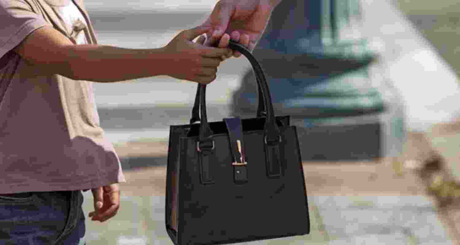 Nine-year-old boy in Murshidabad praised for honesty after returning a bag with Rs 1.45 lakh to police, helping reunite the money with its owner.