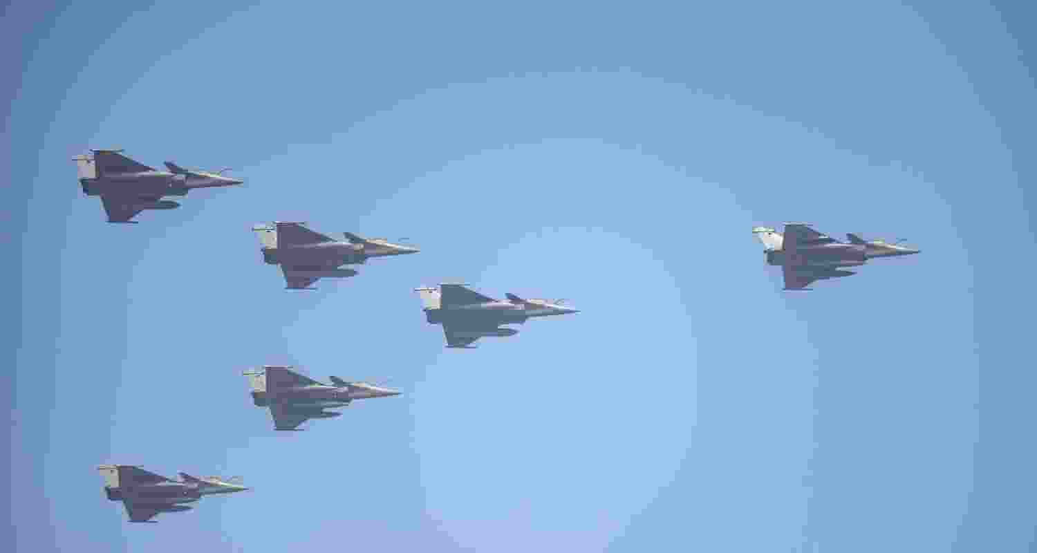 1,275 kg of meat to keep skies black kite-free for R-Day air show