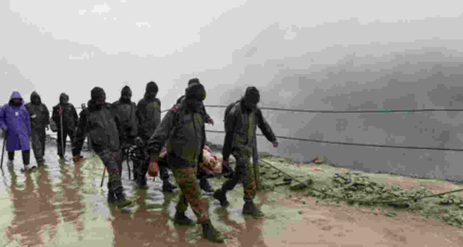 Army rescues Amarnath yatris stranded after landslide.
